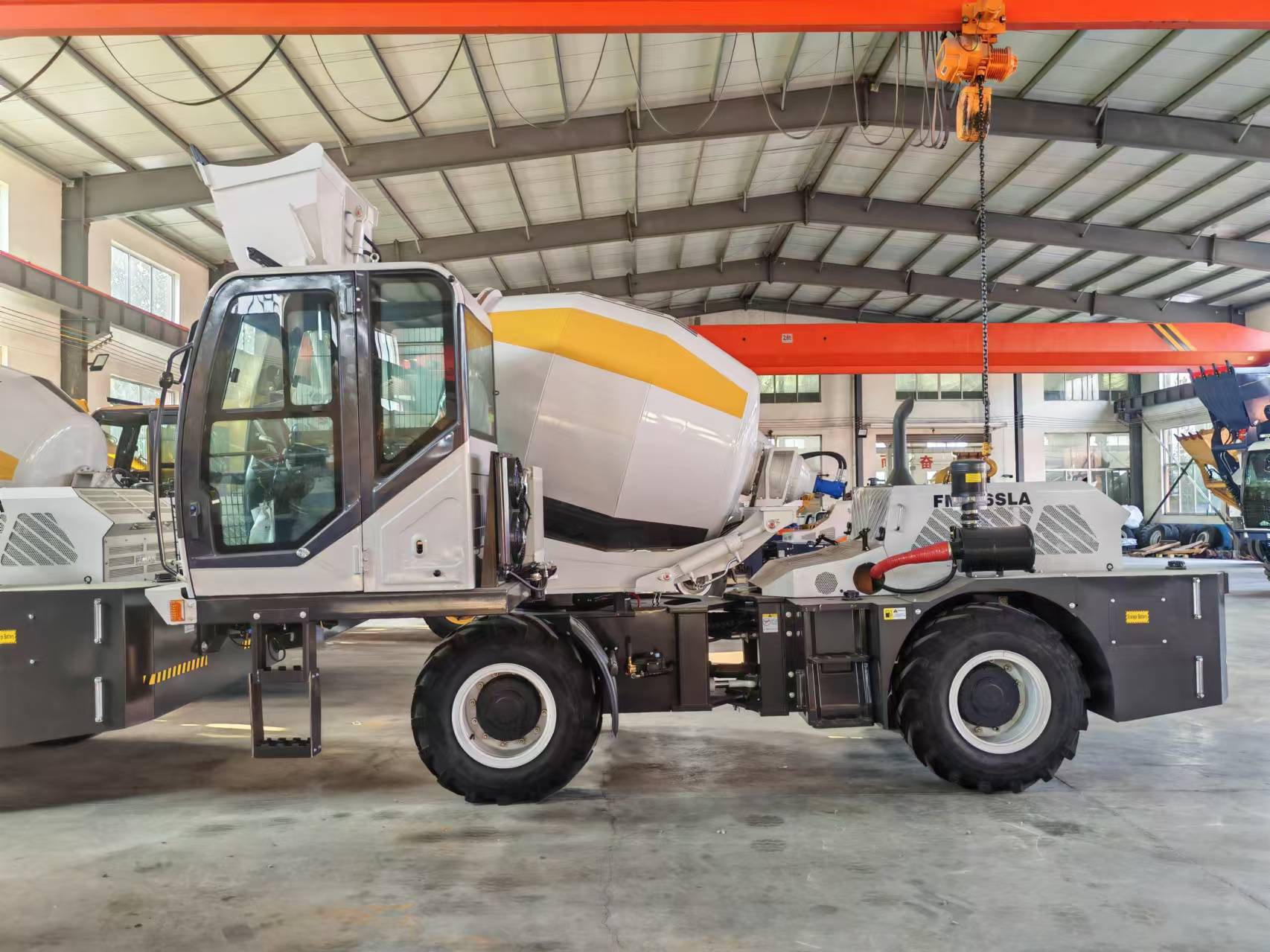 2.6m³ Self Loading Concrete Mi - Heavy Equipment Mixer review and price